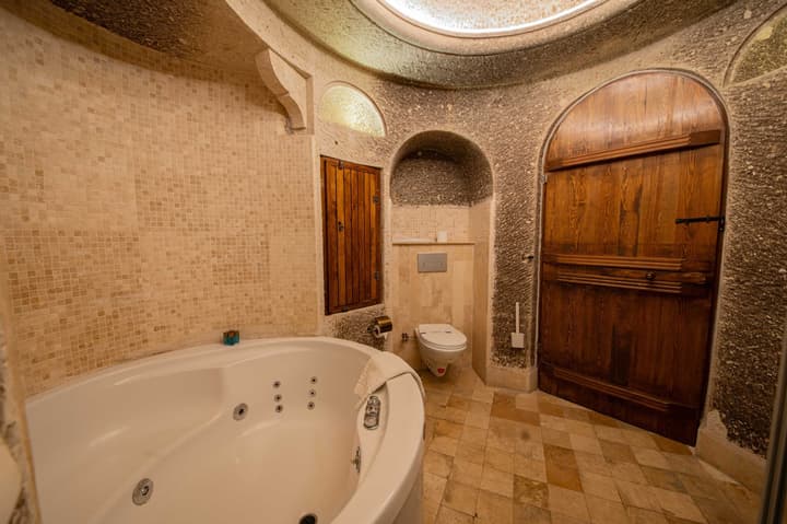 Safran Cave Hotel
