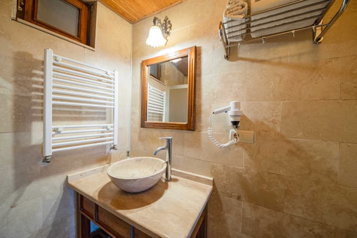 Safran Cave Hotel