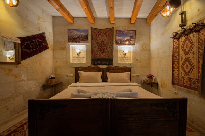 Safran Cave Hotel