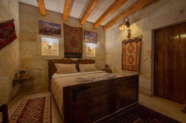 Safran Cave Hotel