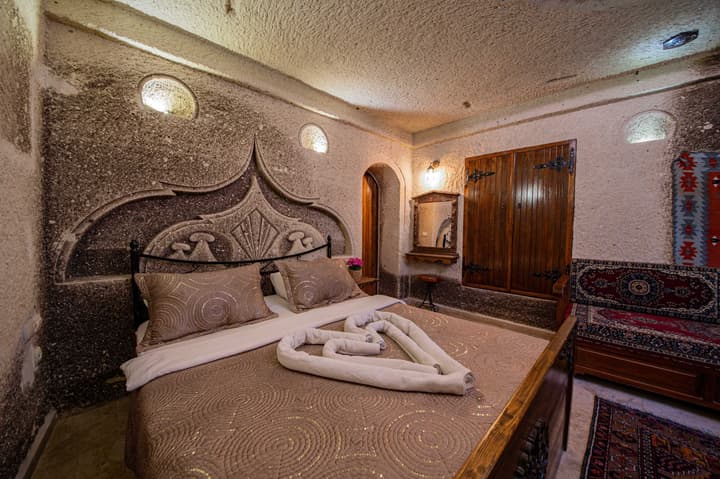 Safran Cave Hotel
