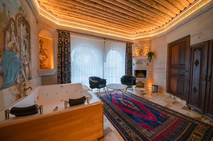 Safran Cave Hotel