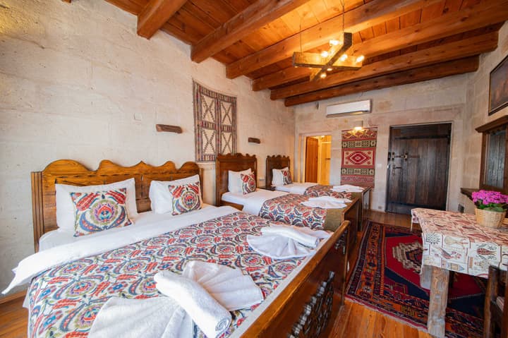 Safran Cave Hotel