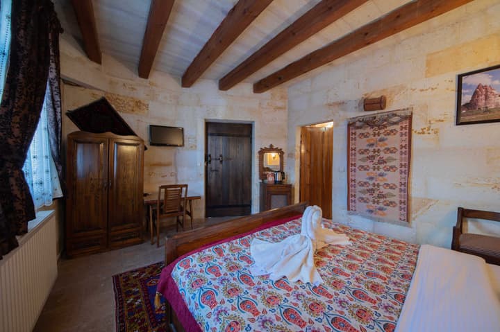 Safran Cave Hotel