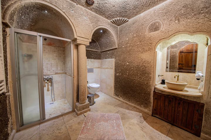 Safran Cave Hotel