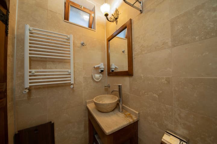 Safran Cave Hotel