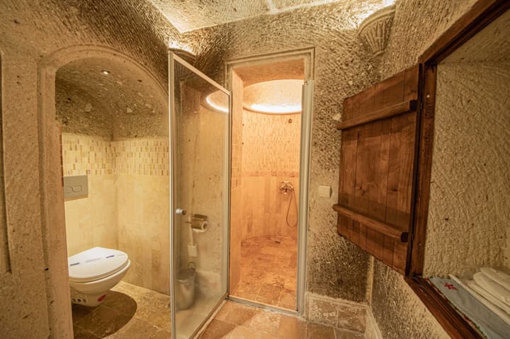 Safran Cave Hotel