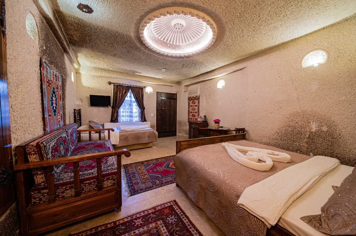 Safran Cave Hotel