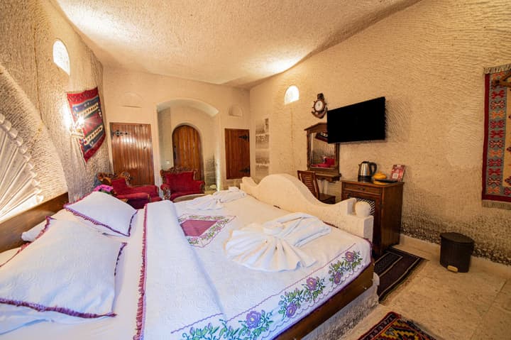 Safran Cave Hotel