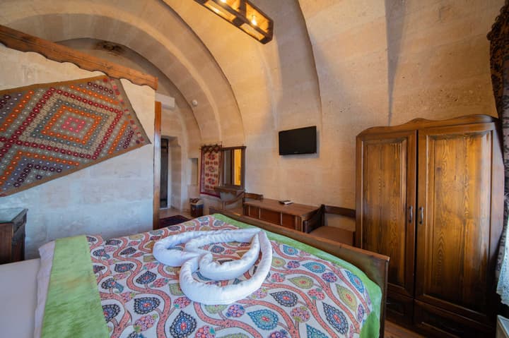 Safran Cave Hotel