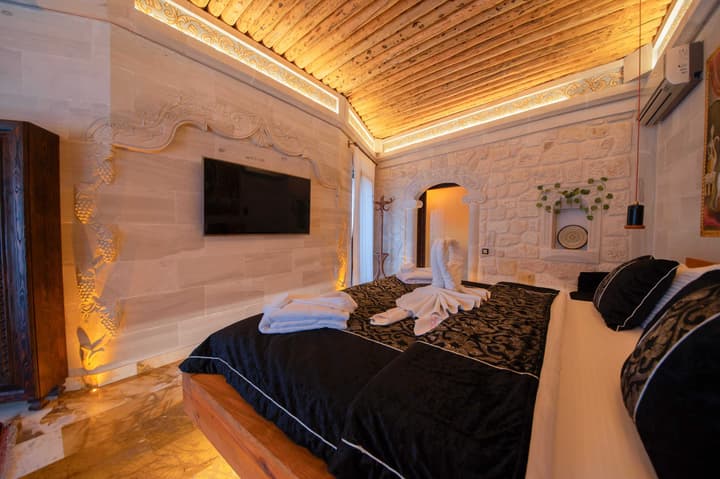 Safran Cave Hotel