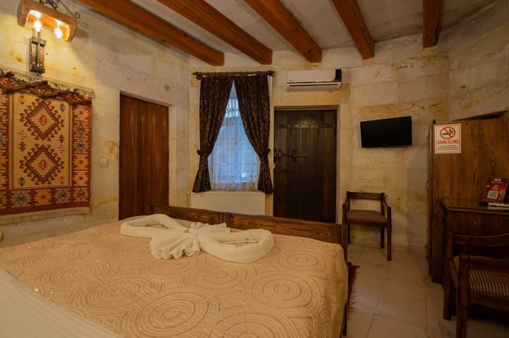 Safran Cave Hotel