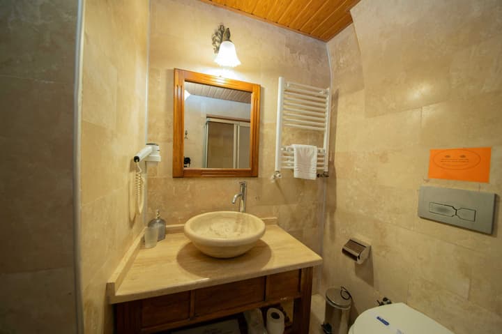 Safran Cave Hotel