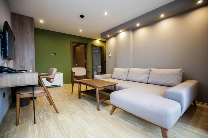 SU Hotel
