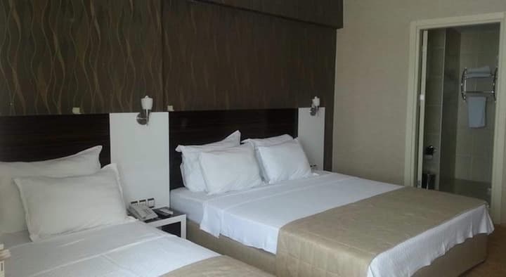 Anya Suit Otel