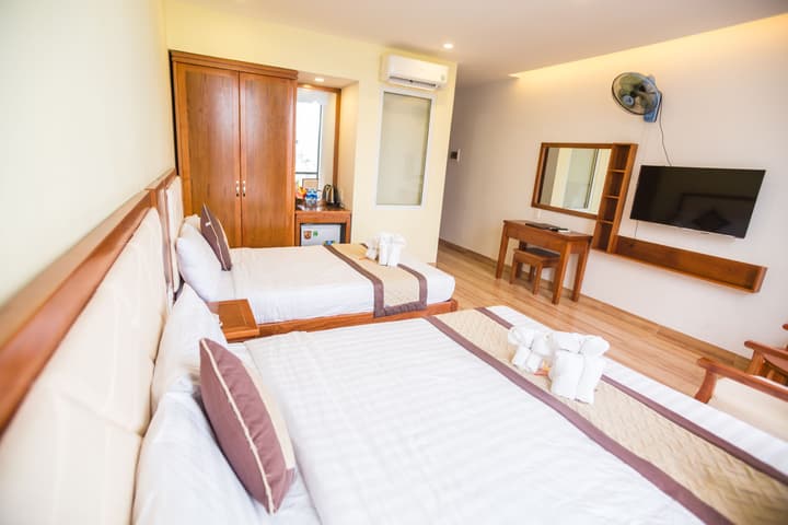 Dana Sailing Hotel