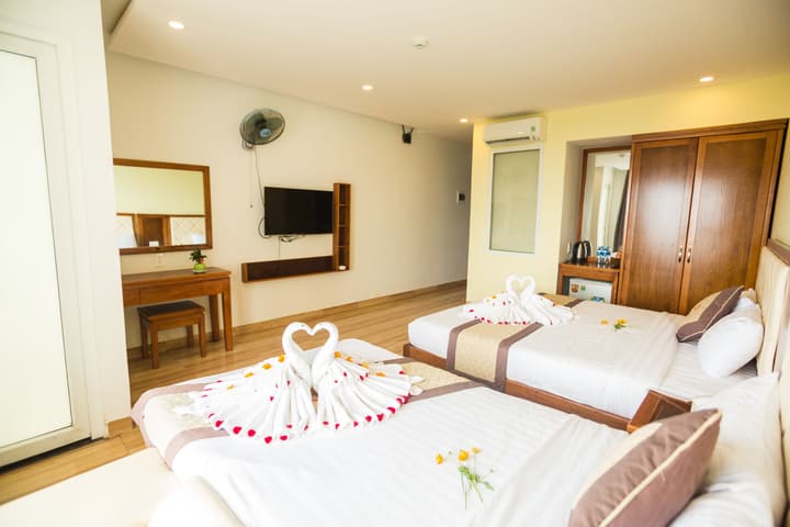 Dana Sailing Hotel