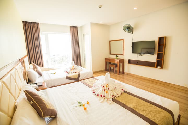 Dana Sailing Hotel