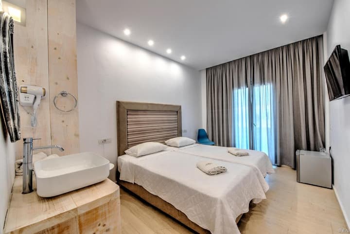 Anamar Santorini