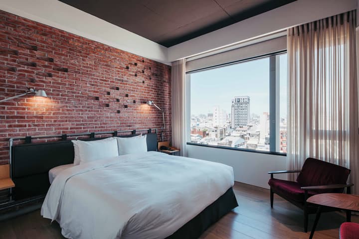 U.I.J Hotel & Hostel