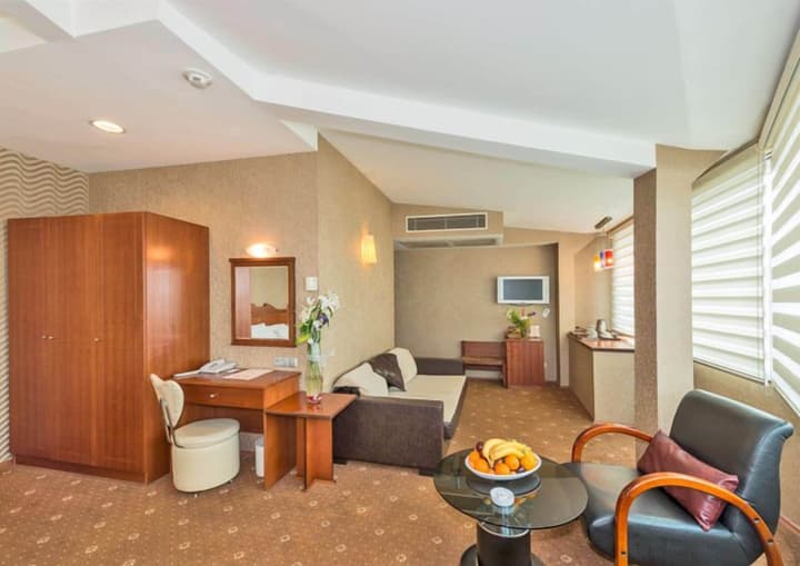 Vatan Asur Otel