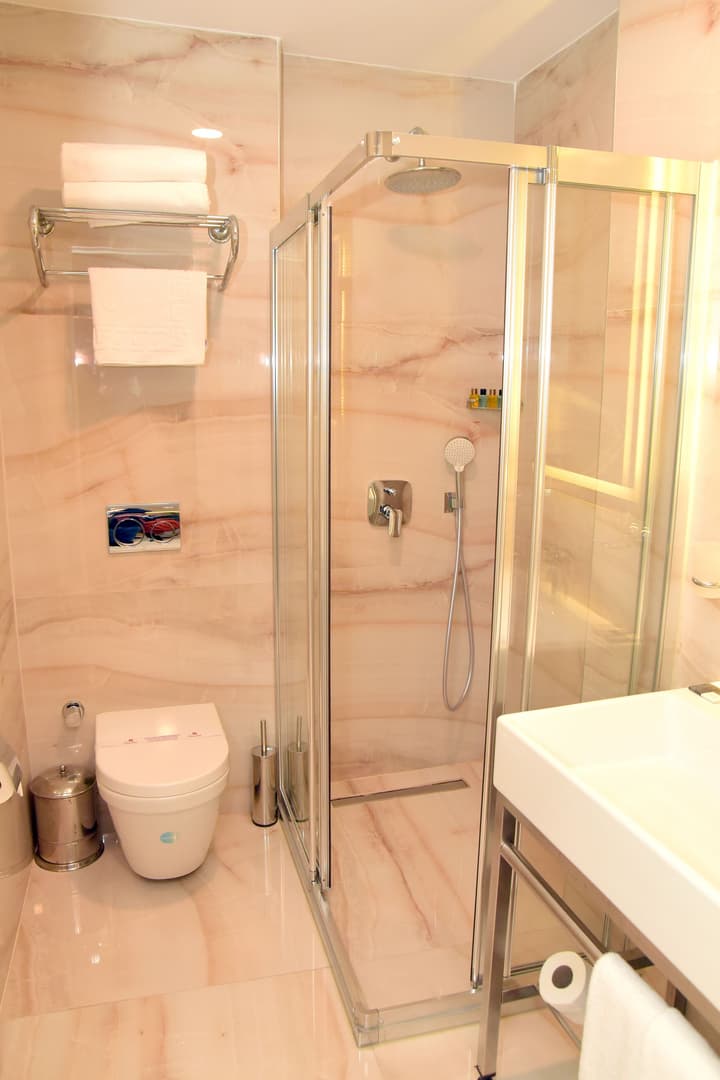 Vatan Asur Otel