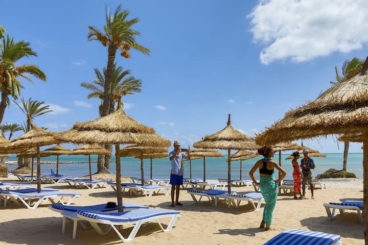 Hari Club Beach Resort