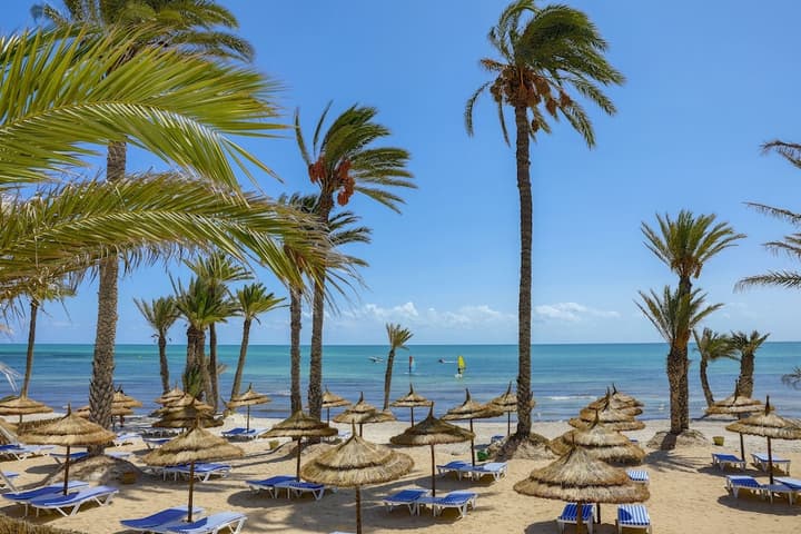 Hari Club Beach Resort
