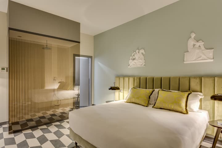 Otivm Hotel