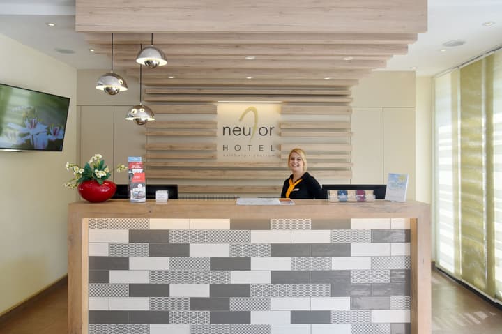 Hotel Neutor Express