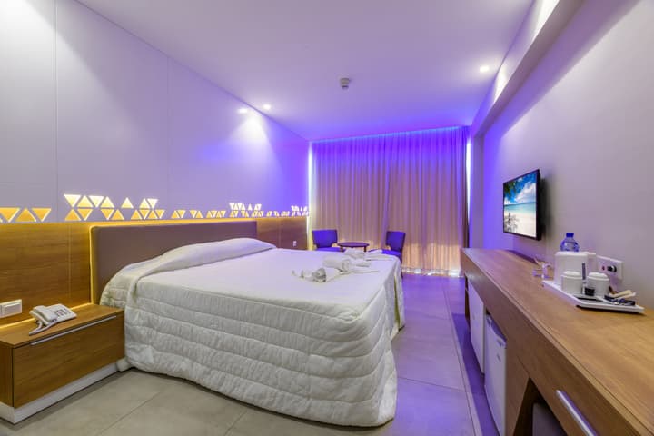 Tasia Maris Seasons Hotel - Adults Only