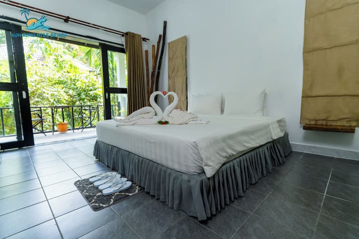 Koh Rong Hill Beach Resort