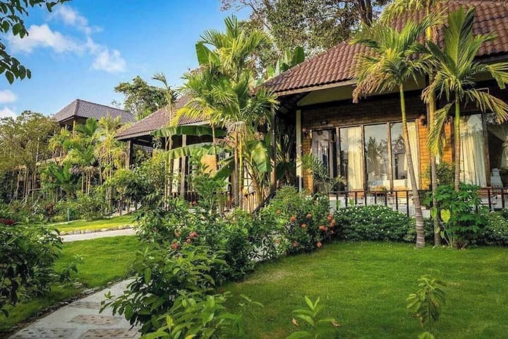 Koh Rong Hill Beach Resort