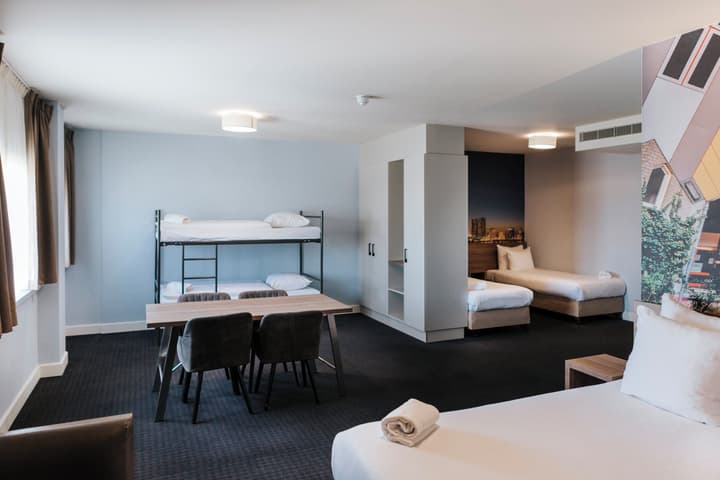 Rotterdam Teleport Hotel