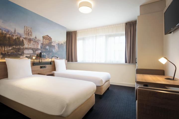 Rotterdam Teleport Hotel