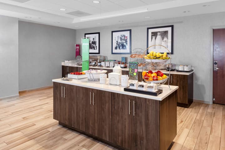 Hampton Inn & Suites Chicago-Burr Ridge
