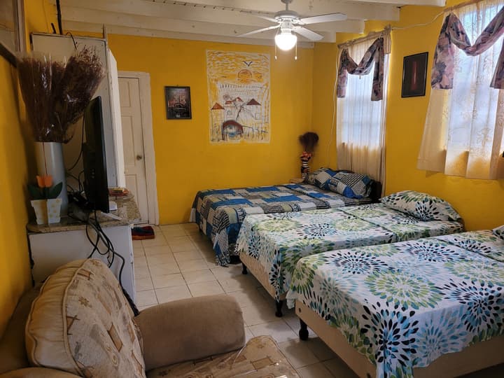 JO J'S Hostel