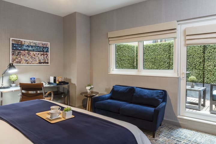 Artezen Hotel