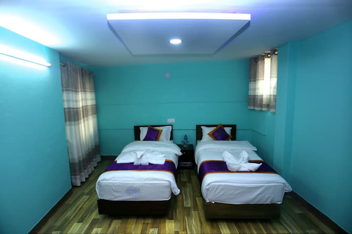 Hotel Rising Home