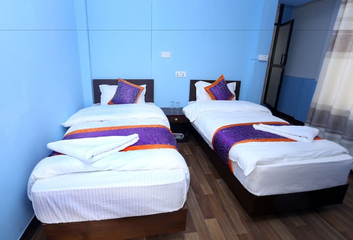 Hotel Rising Home