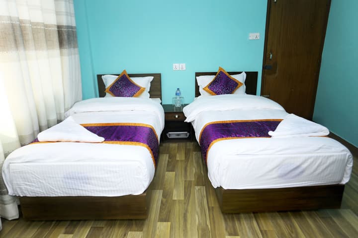 Hotel Rising Home