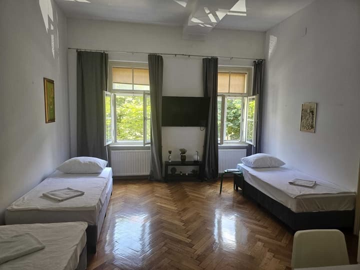 Tia Apartments and Rooms