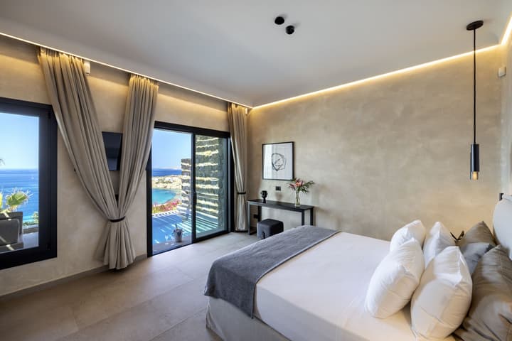 Tropicana Suites & Villas