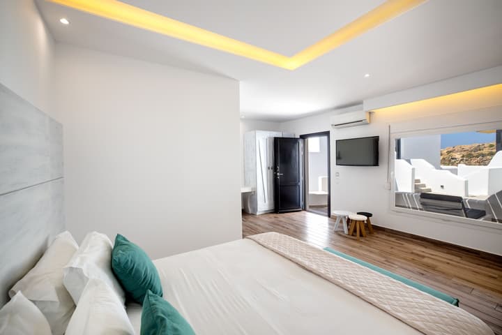 Tropicana Suites & Villas
