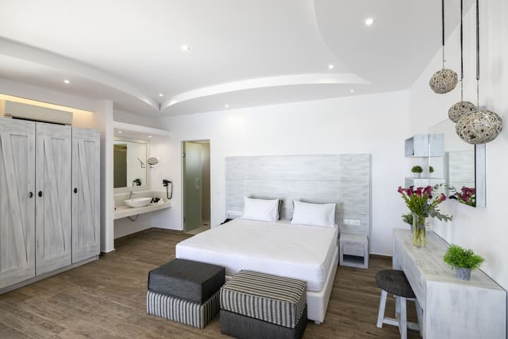 Tropicana Suites & Villas