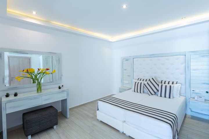 Tropicana Suites & Villas