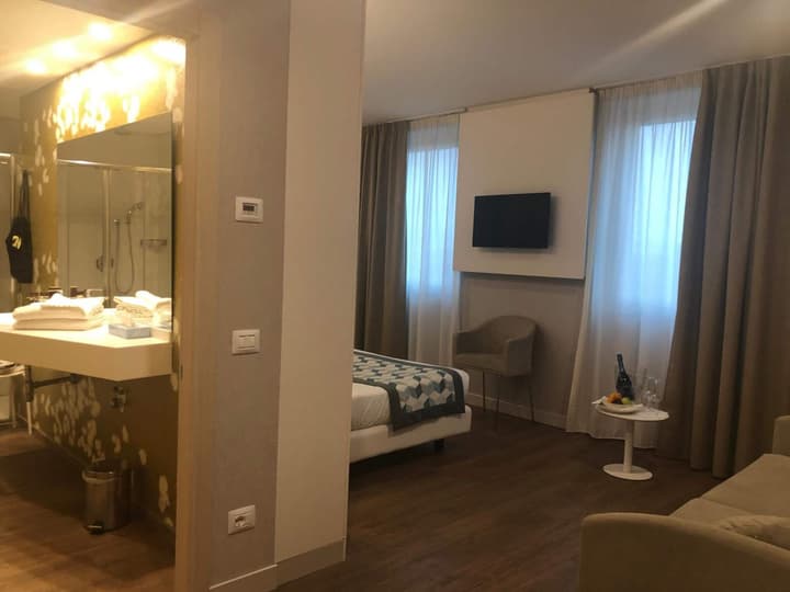 Ark Hotel