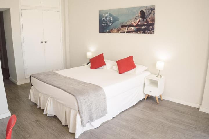 CLH SUITES Copacabana Domingos Ferreira