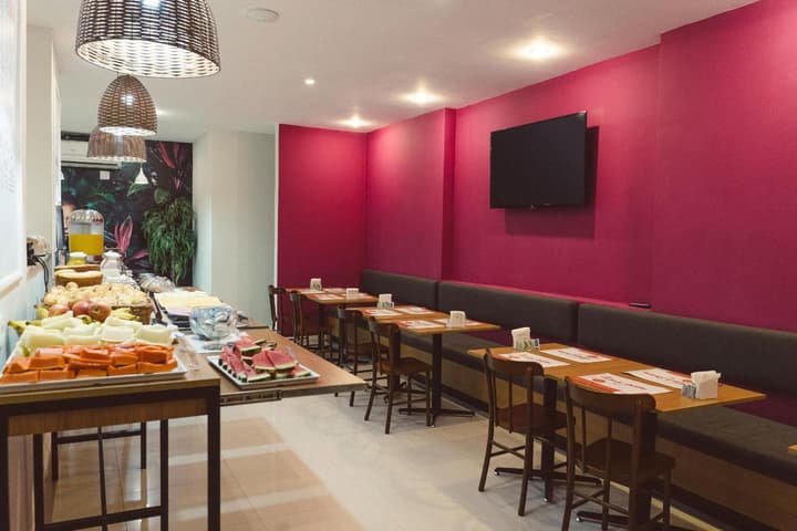CLH SUITES Copacabana Domingos Ferreira