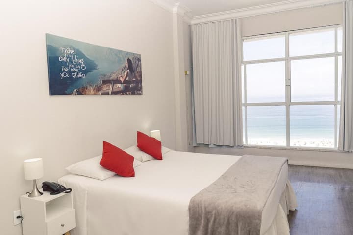 CLH SUITES Copacabana Domingos Ferreira